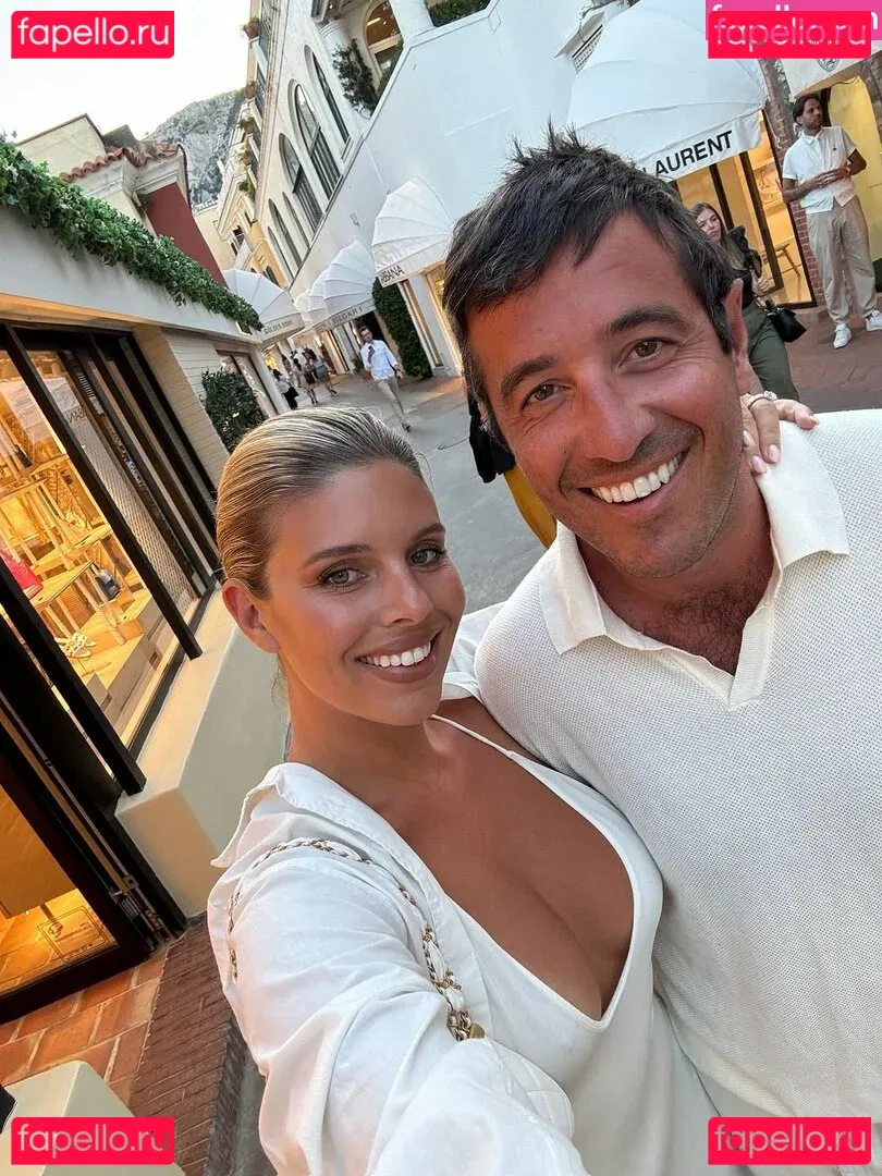 Natasha Oakley Onlyfans Photo Gallery 