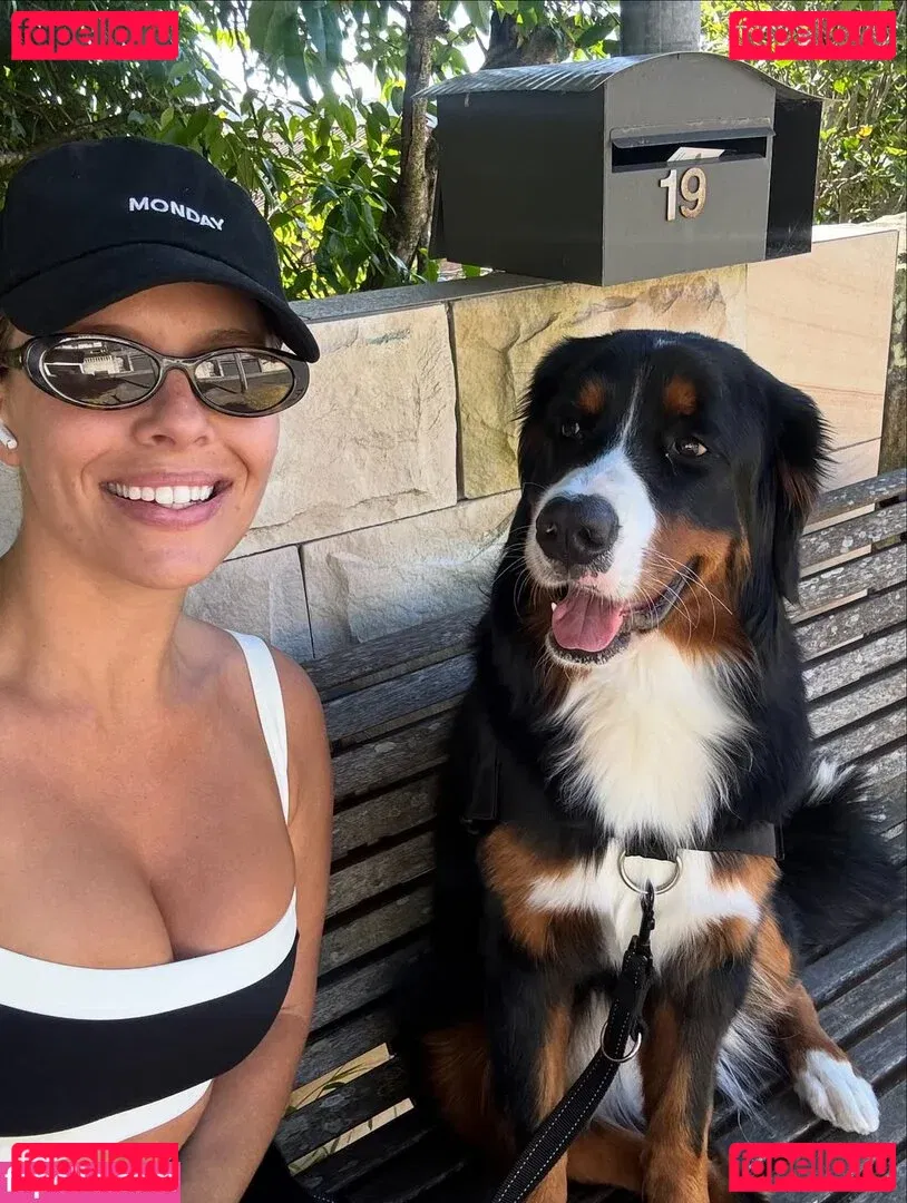 Natasha Oakley Onlyfans Photo Gallery 