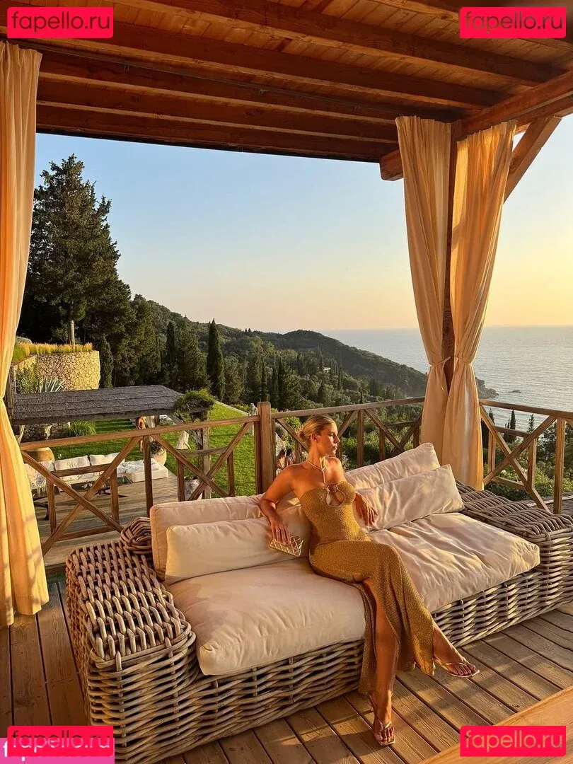 Natasha Oakley Onlyfans Photo Gallery 