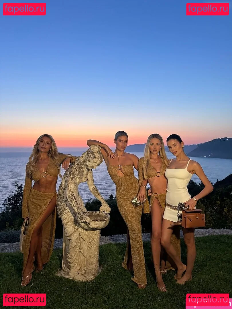 Natasha Oakley Onlyfans Photo Gallery 