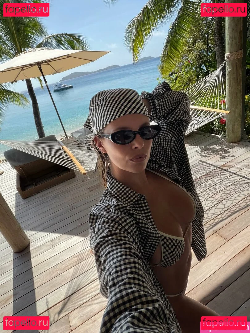 Natasha Oakley Onlyfans Photo Gallery 