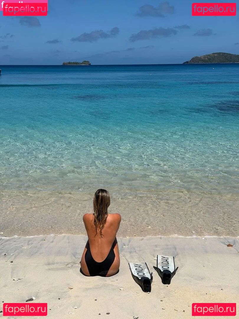 Natasha Oakley Onlyfans Photo Gallery 