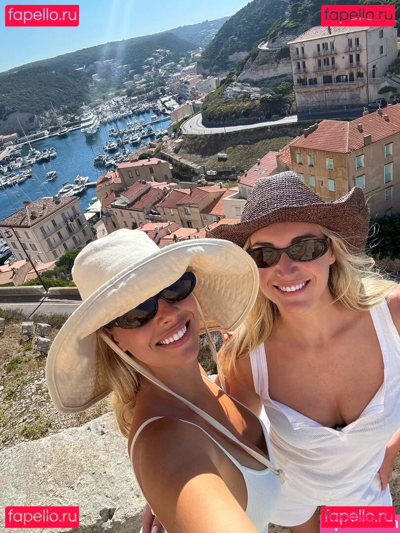 Natasha Oakley Onlyfans Photo Gallery 