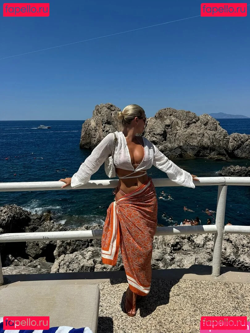 Natasha Oakley Onlyfans Photo Gallery 