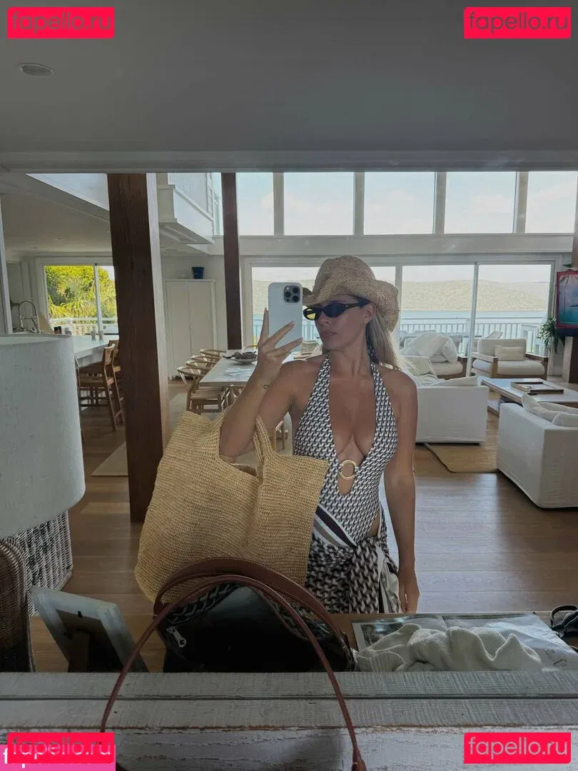 Natasha Oakley Onlyfans Photo Gallery 