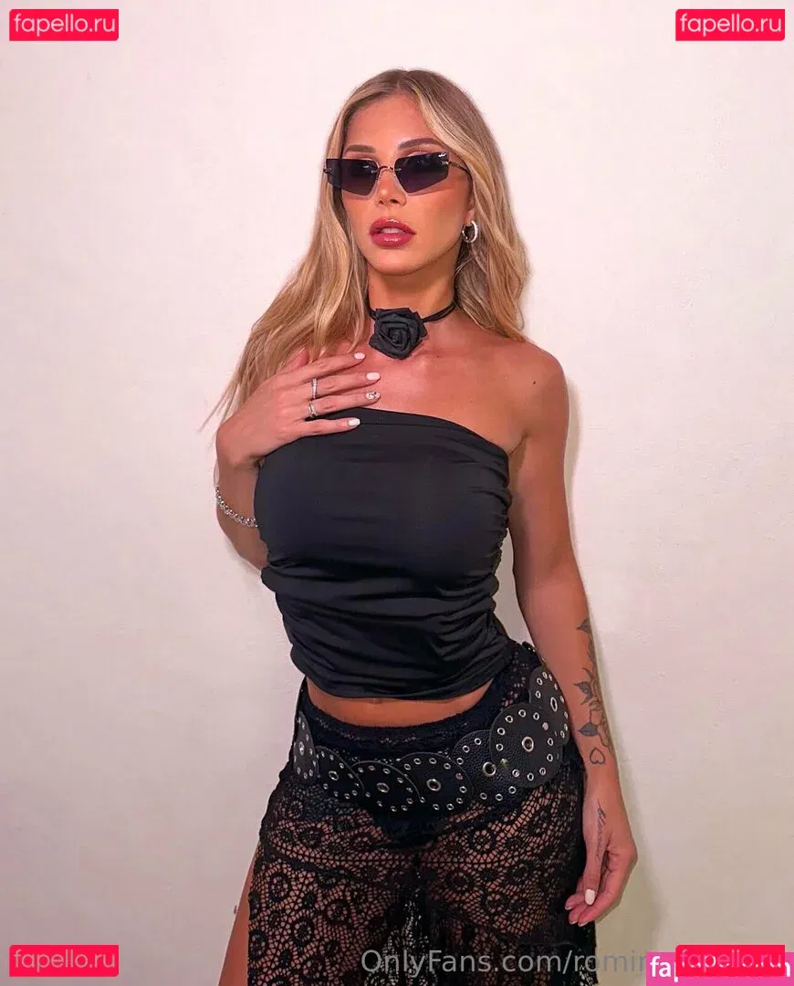 romimalaspina Onlyfans Photo Gallery 