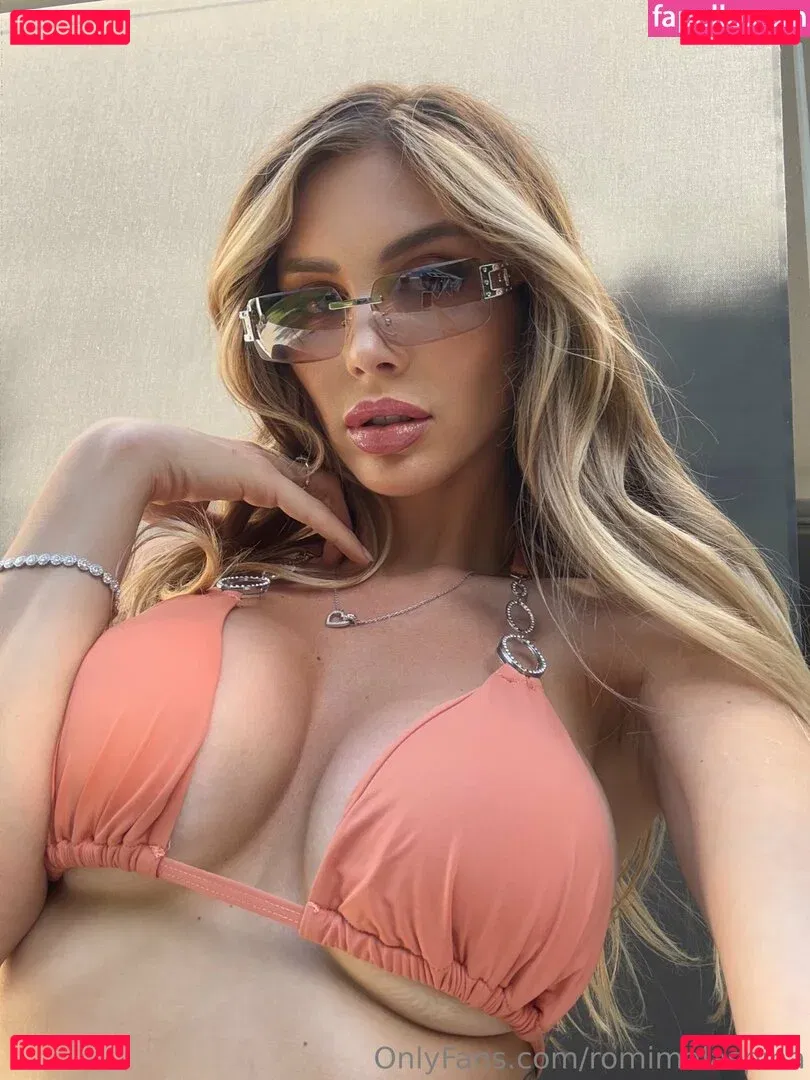 romimalaspina Onlyfans Photo Gallery 