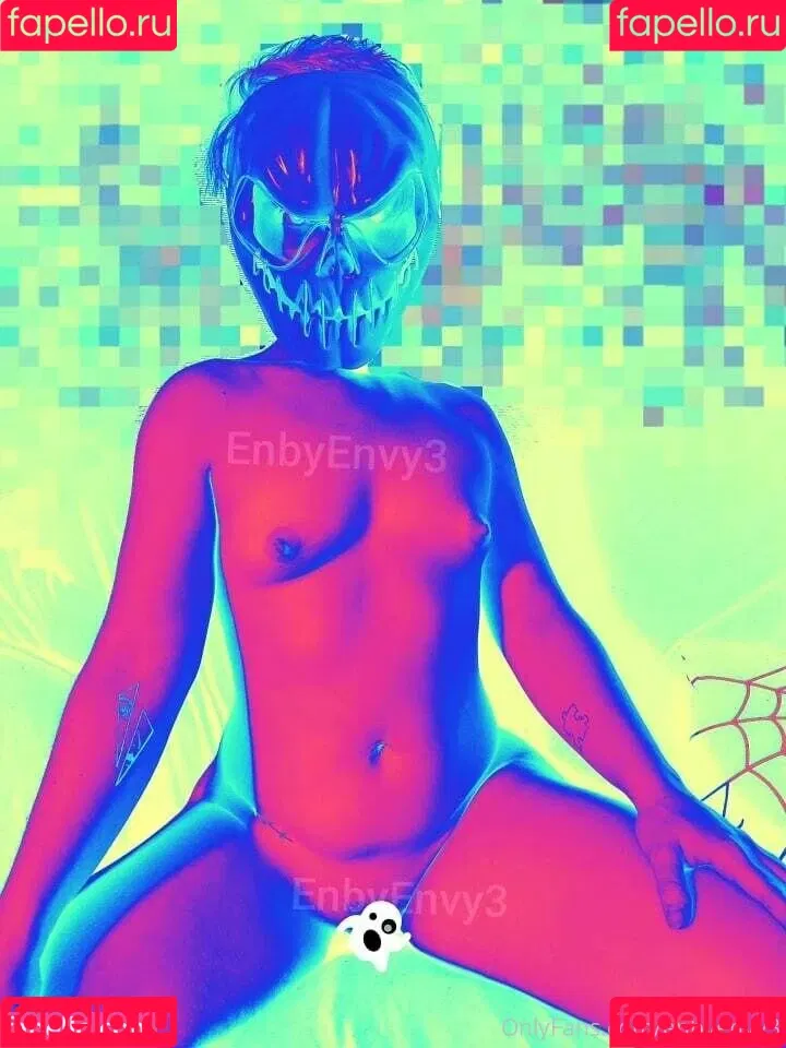 enbyenvy3 Onlyfans Photo Gallery 