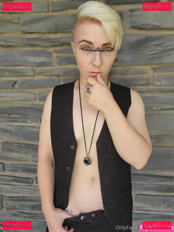 enbyenvy3 Onlyfans Photo Gallery 