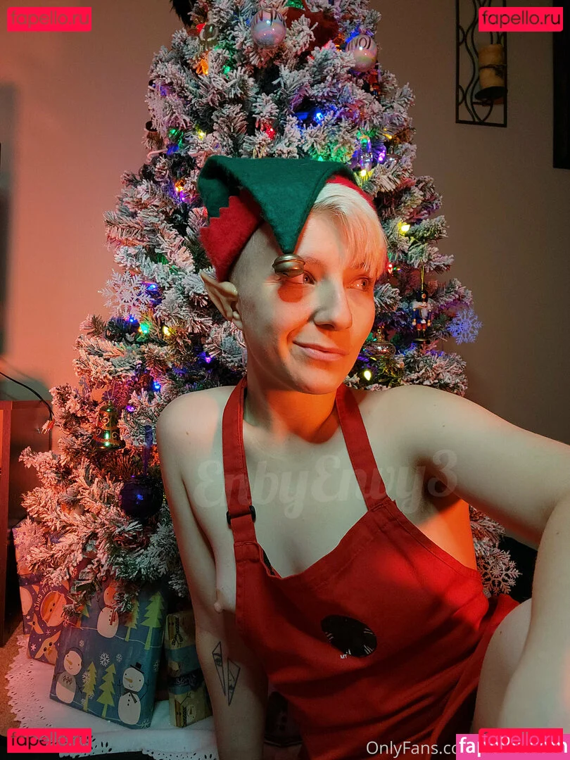 enbyenvy3 Onlyfans Photo Gallery 