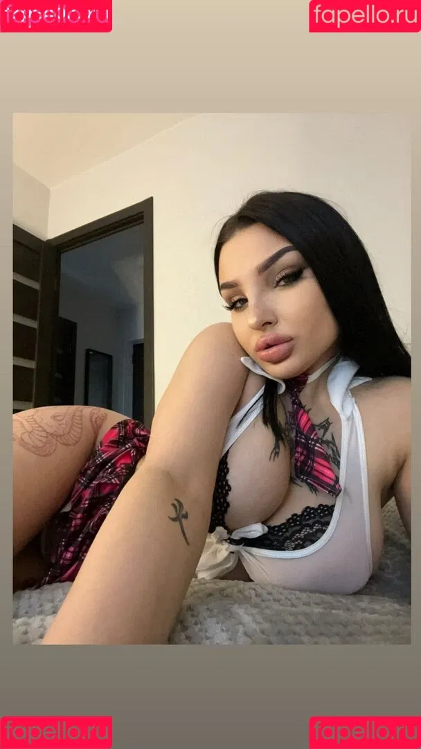 vlasyaxx Onlyfans Photo Gallery 
