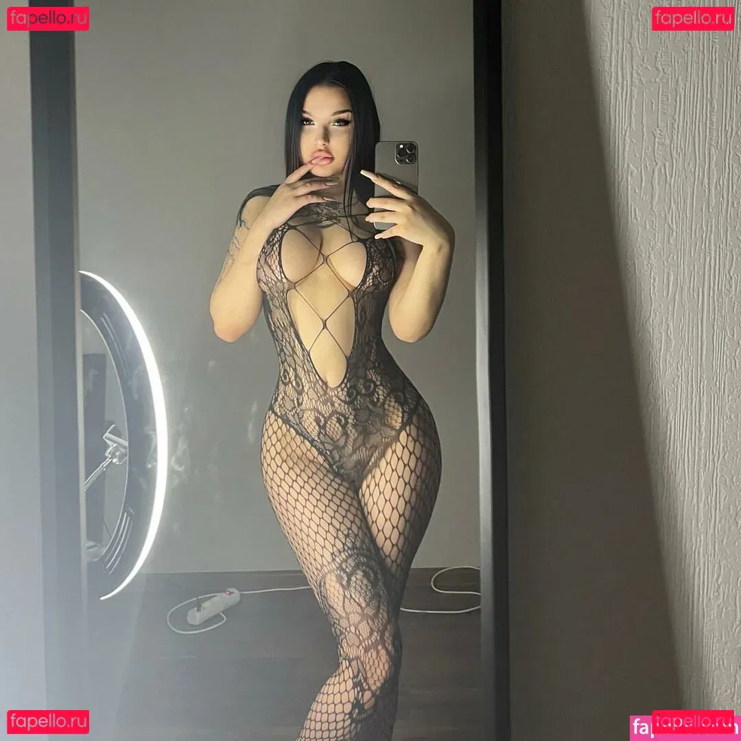 vlasyaxx Onlyfans Photo Gallery 