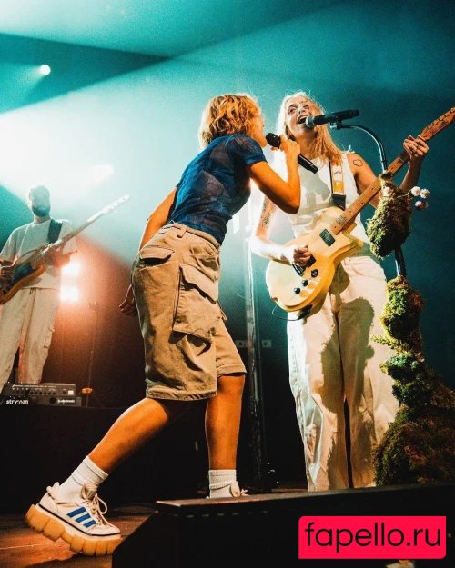 Pommelien Thijs Onlyfans Photo Gallery 