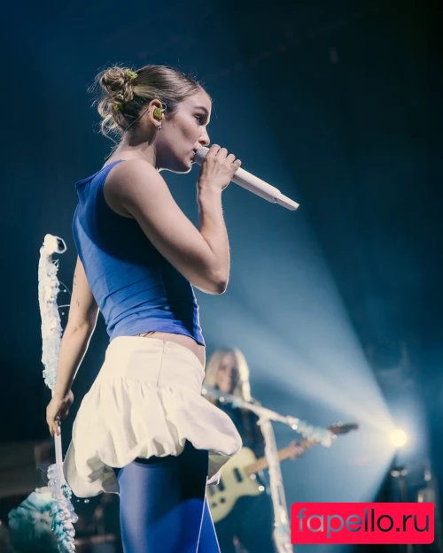 Pommelien Thijs Onlyfans Photo Gallery 