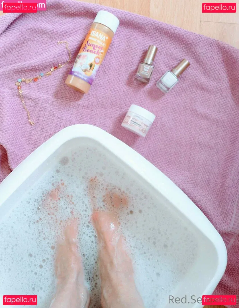 red.selene Onlyfans Photo Gallery 