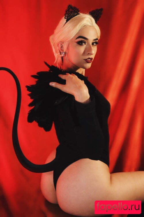 Vain Virgo Nude Onlyfans Photo 20