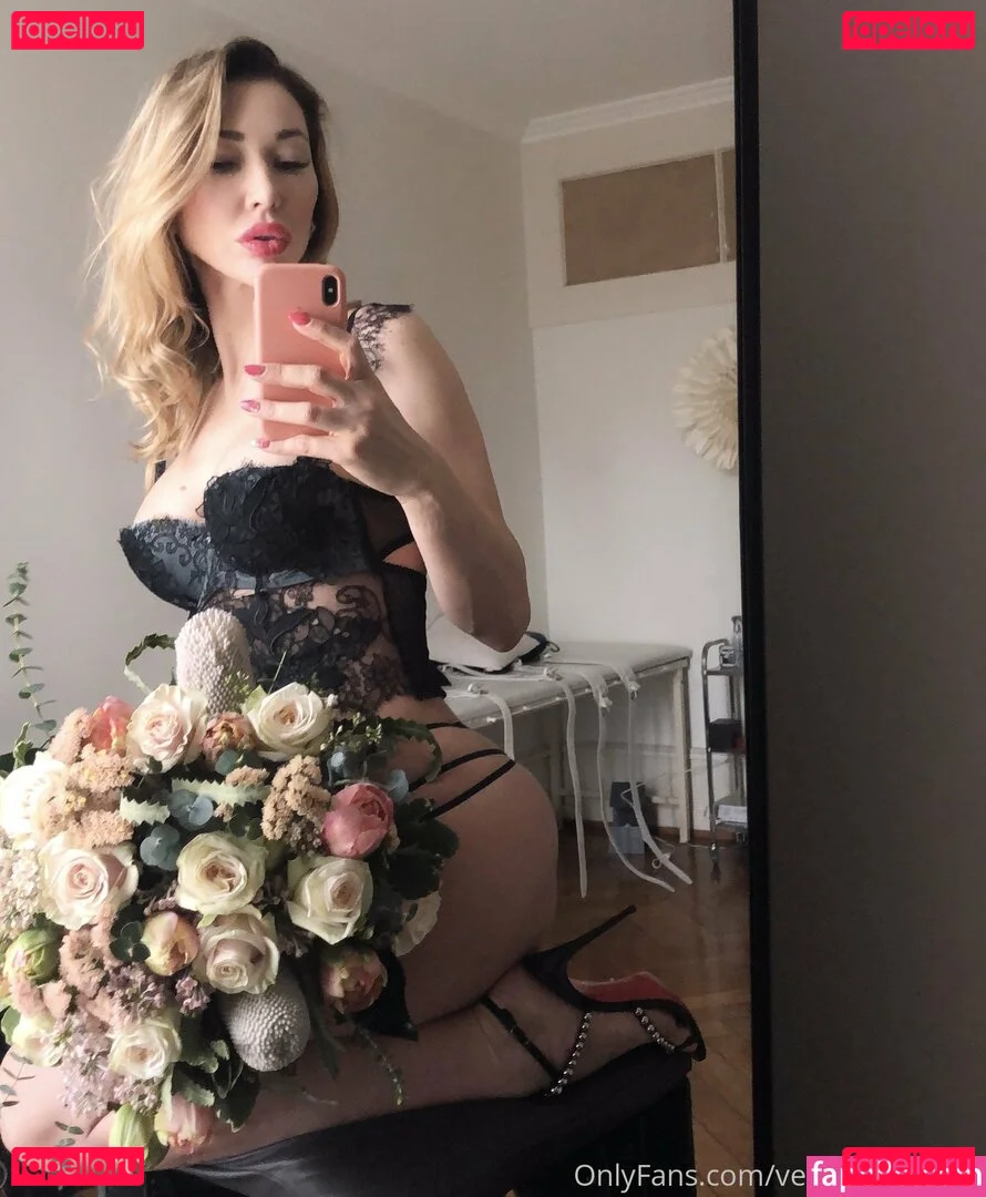 Vangog.h Onlyfans Photo Gallery 