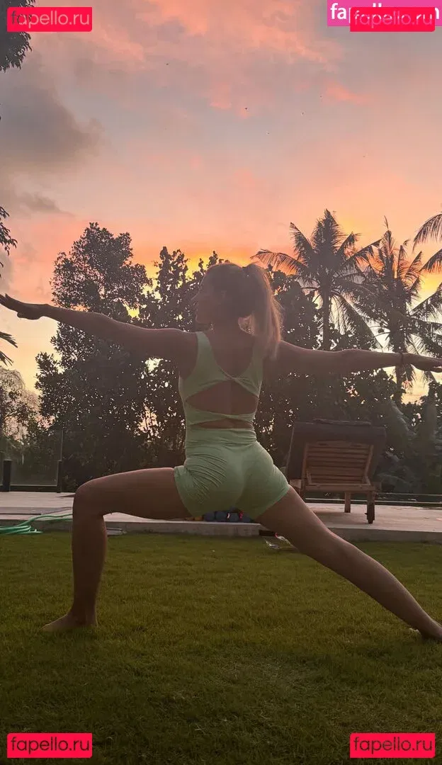 Sarah Harrison Onlyfans Photo Gallery 