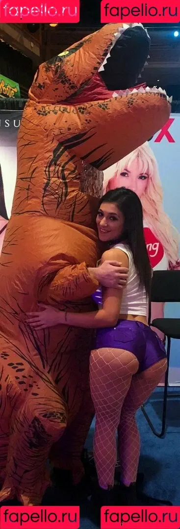 brooklyngrayxxx Onlyfans Photo Gallery 
