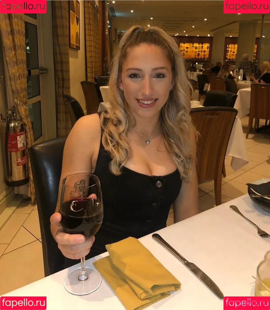 Caitlin Beevers Onlyfans Photo Gallery 