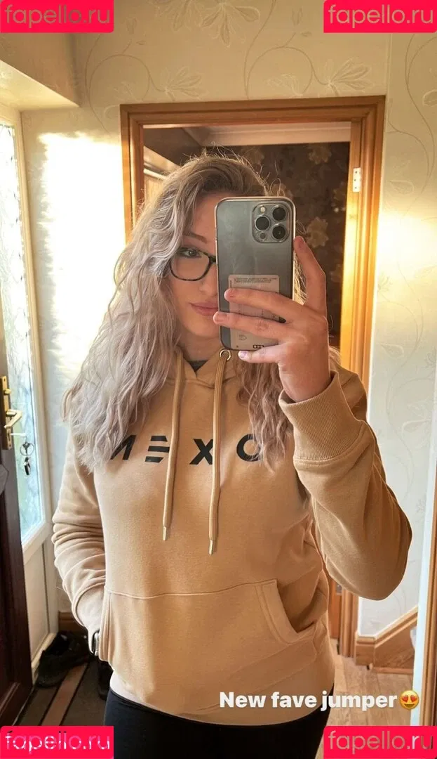 Caitlin Beevers Onlyfans Photo Gallery 