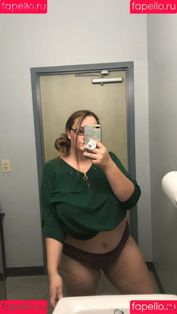 zoeykatexo2 Onlyfans Photo Gallery 