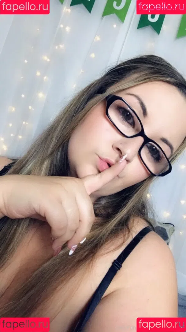 zoeykatexo2 Onlyfans Photo Gallery 