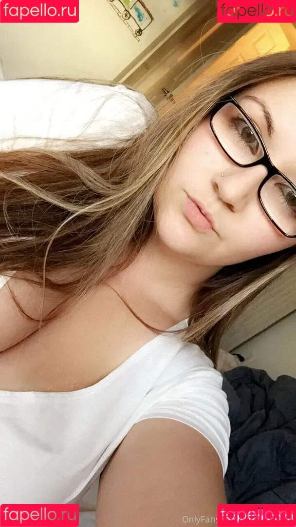 zoeykatexo2 Onlyfans Photo Gallery 