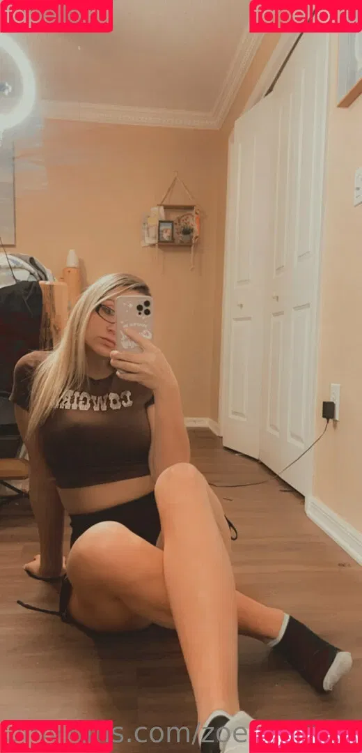 zoeykatexo2 Onlyfans Photo Gallery 