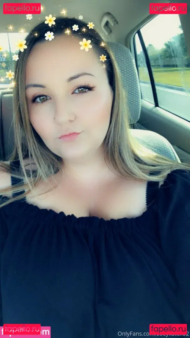 zoeykatexo2 Onlyfans Photo Gallery 