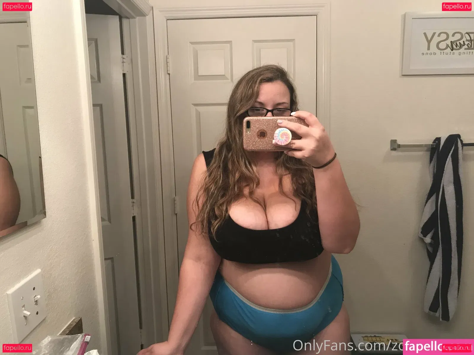 zoeykatexo2 Onlyfans Photo Gallery 