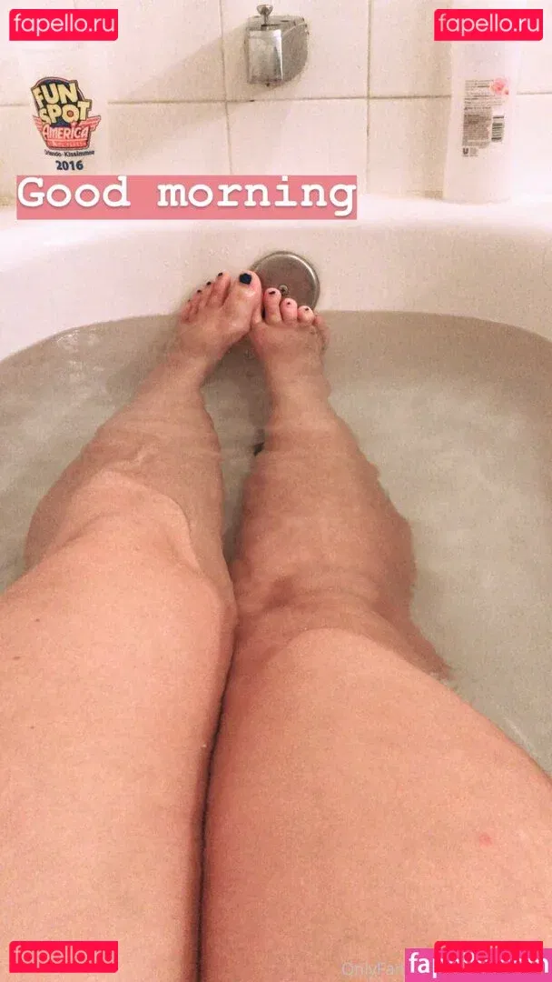 zoeykatexo2 Onlyfans Photo Gallery 