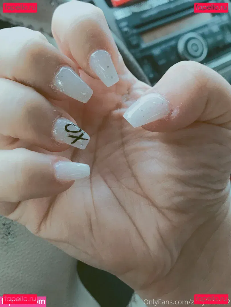 zoeykatexo2 Onlyfans Photo Gallery 