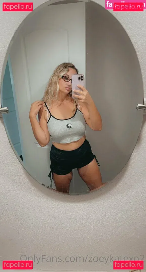 zoeykatexo2 Onlyfans Photo Gallery 