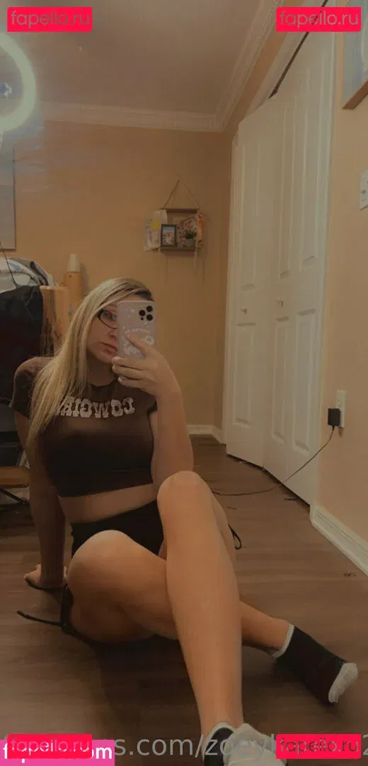 zoeykatexo2 Onlyfans Photo Gallery 