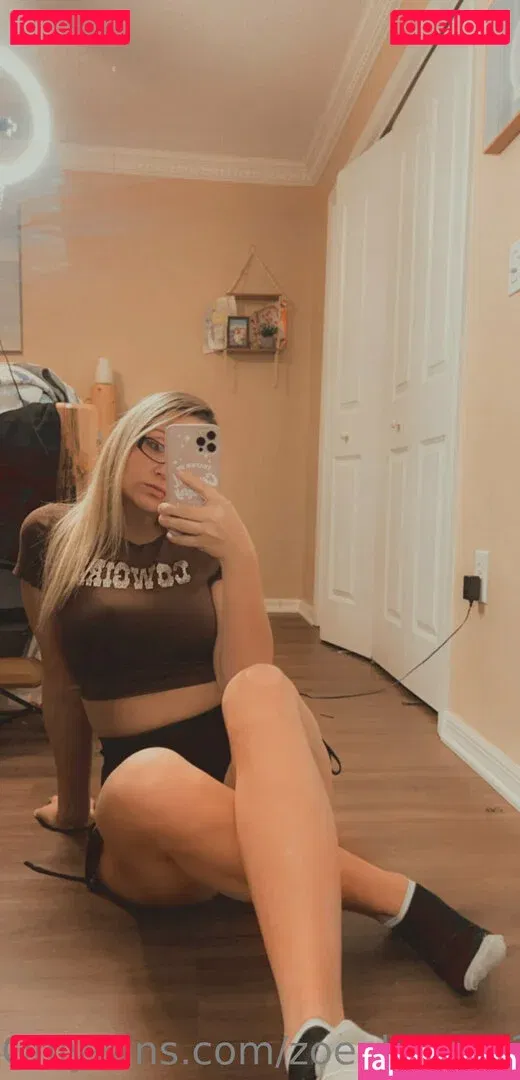 zoeykatexo2 Onlyfans Photo Gallery 