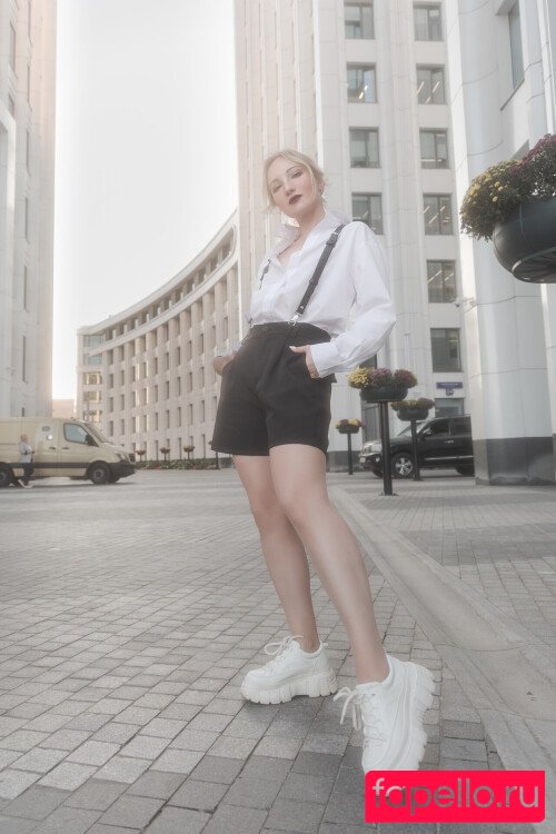 Anna Bader Onlyfans Photo Gallery 