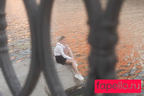 Anna Bader Onlyfans Photo Gallery 