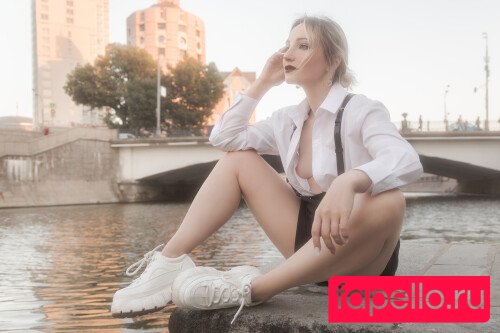 Anna Bader Onlyfans Photo Gallery 