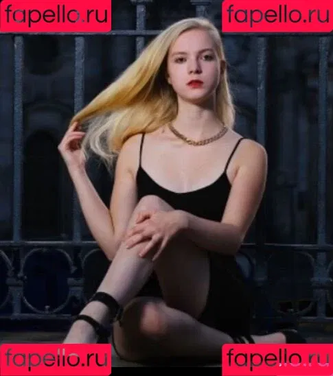 Emi Im Wunderland Onlyfans Photo Gallery 