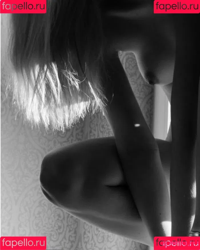 Emi Im Wunderland Onlyfans Photo Gallery 