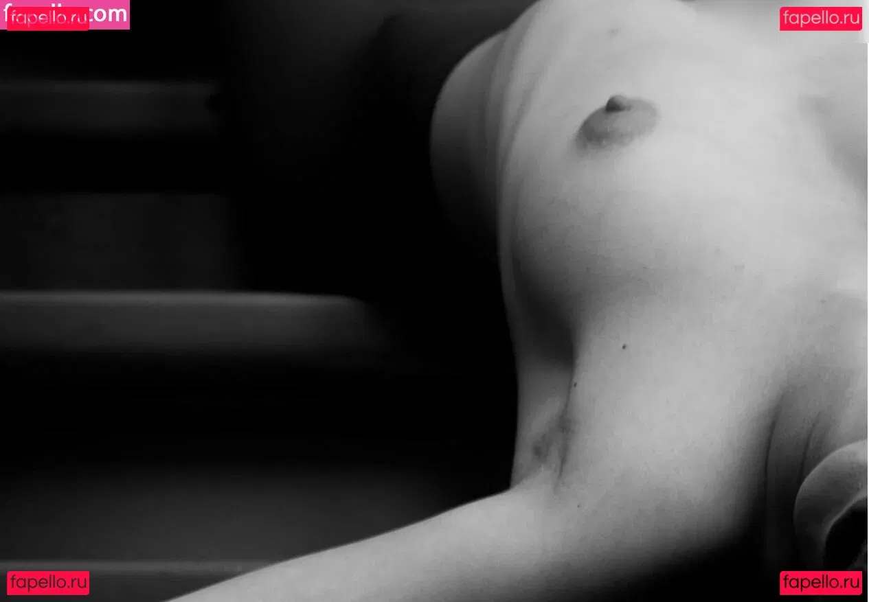 Emi Im Wunderland Onlyfans Photo Gallery 