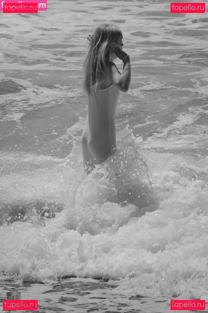 Emi Im Wunderland Onlyfans Photo Gallery 