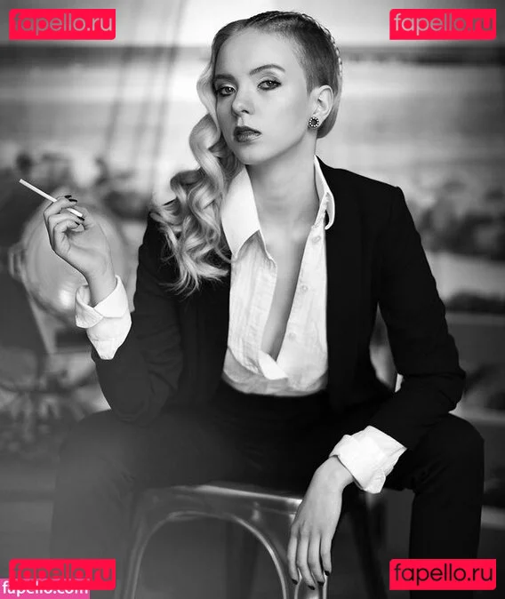 Emi Im Wunderland Onlyfans Photo Gallery 