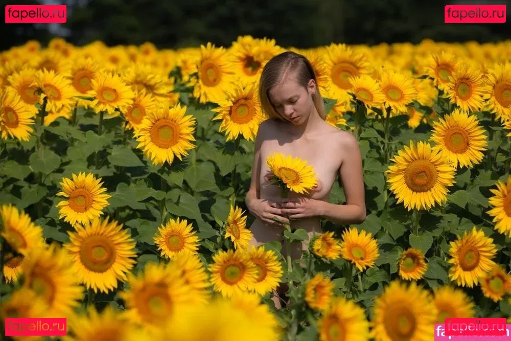 Emi Im Wunderland Onlyfans Photo Gallery 