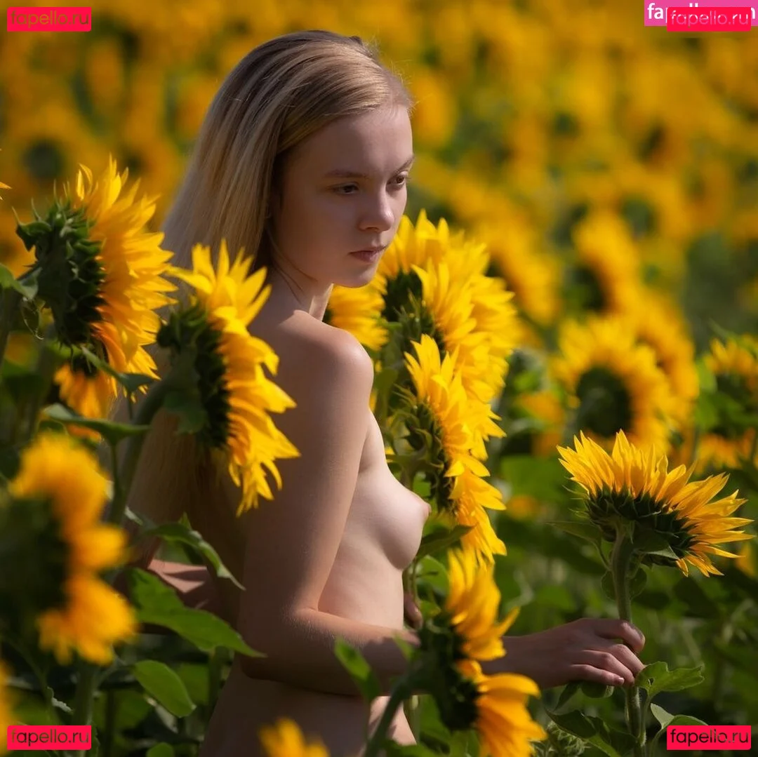 Emi Im Wunderland Onlyfans Photo Gallery 