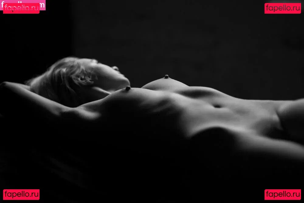 Emi Im Wunderland Onlyfans Photo Gallery 