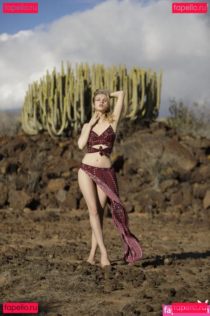 Emi Im Wunderland Onlyfans Photo Gallery 