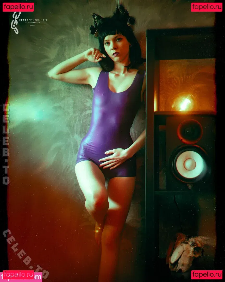 Emi Im Wunderland Onlyfans Photo Gallery 