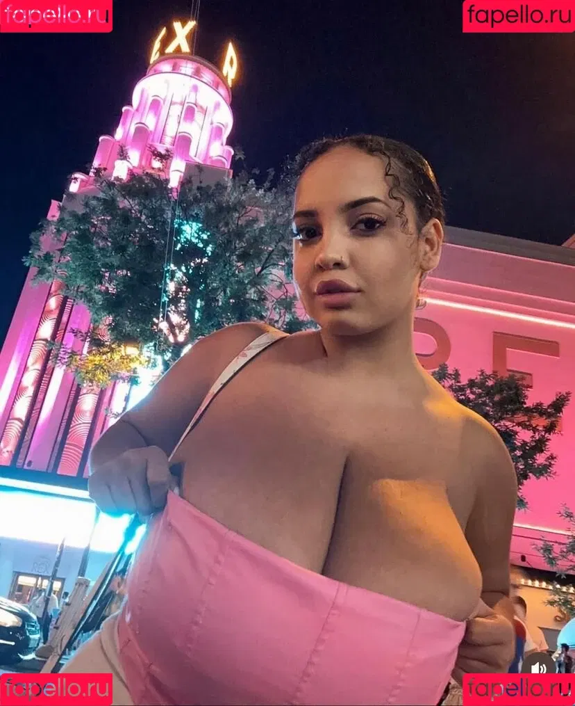 Layla Onlyfans Photo Gallery 